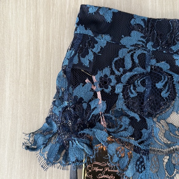 NWT Agent Provocateur Soirée Mei Blue and Black Lace Suspender Garter Size 2 - Picture 3 of 5